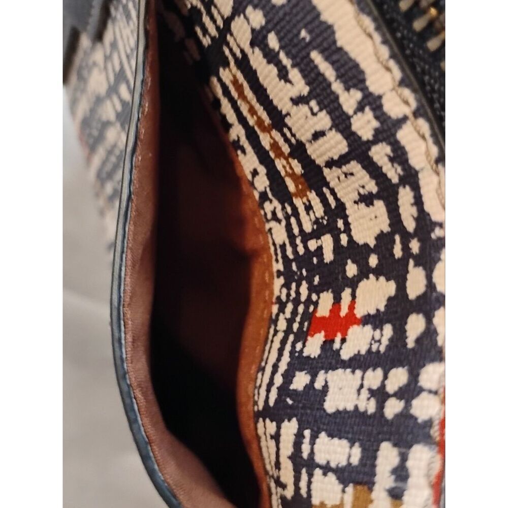 USED Fossil Tote - Picture 4 of 9